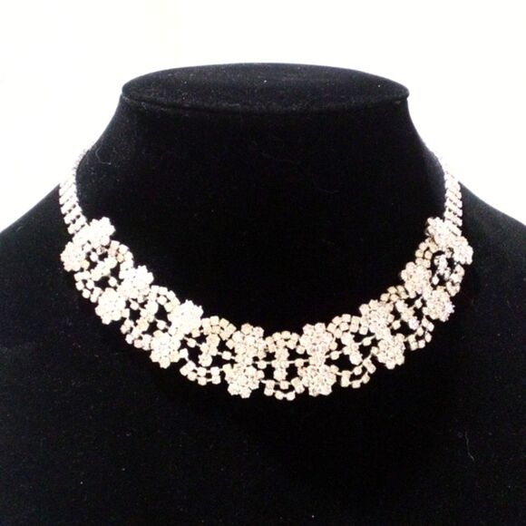 Silver Tone Ornate Prong Set Clear Rhinestone Choker Necklace - Picture 1 of 7